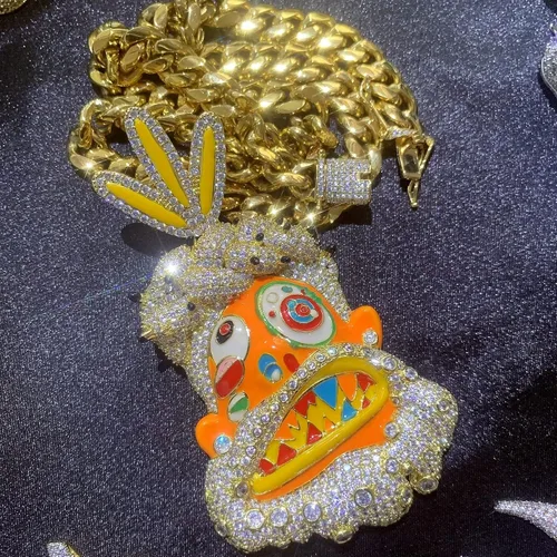Vista 4 de ICEDIAMOND Collar de cadena cubana con colgante de arte abstracto pintado con esmalte frío, diseño de tribu misteriosa, chapado en oro, joyería