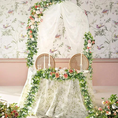 Vista 2 de Guirnalda de eucalipto con flores de 6 pies, paquete de 2 guirnaldas artificiales de eucalipto colgantes de verano adecuadas para mesa, boda, telón