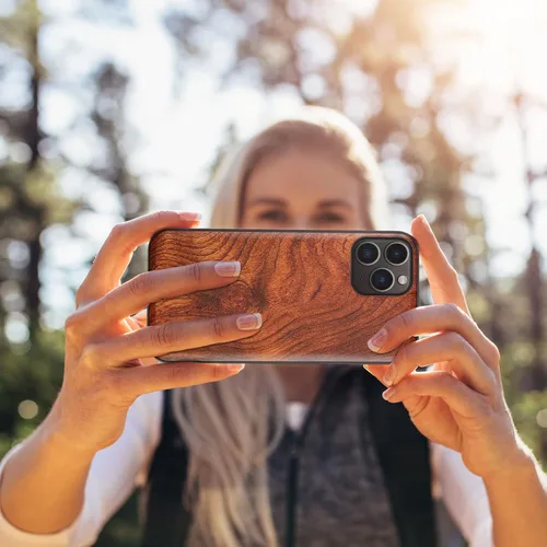 Vista 6 de Carveit Funda de madera para iPhone 11 Pro Max [madera real dura y TPU suave negro] a prueba de golpes, protector de madera único para teléfono