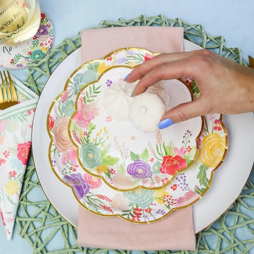 Vista 3 de Kate Aspen Garden Blooms - Platos de papel decorativos florales de alta calidad (12.28 oz/m², juego de 16), perfectos para despedidas de soltera
