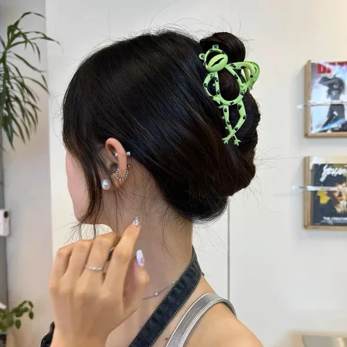 Vista 3 de Paquete de 2 pinzas de metal grandes para cabello grueso y fino, pasadores antideslizantes de sujeción fuerte, bonito diseño de rana verde