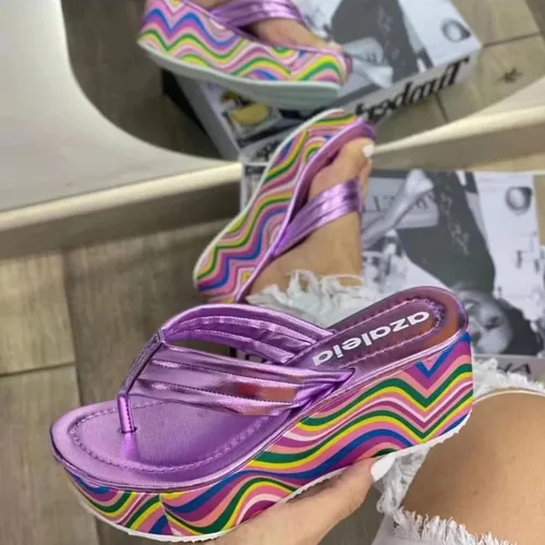 Vista 3 de Sandalias de plataforma arcoíris para mujer, con plataforma de cuña y puntera abierta, con soporte de arco, cómodas pantuflas de playa