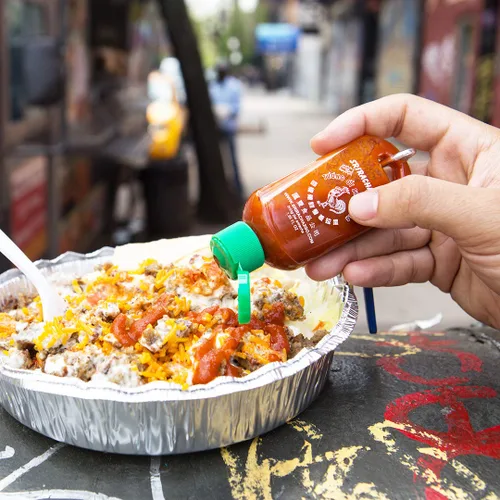 Vista 4 de Llavero de salsa picante Sriracha de 1.7 onzas (puré no incluido)