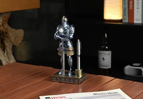 Vista 6 de Knight - Soporte decorativo para bolígrafos de resina, pisapapeles para escritorio, organizador de escritorio, regalos de festivales para novio, Azul