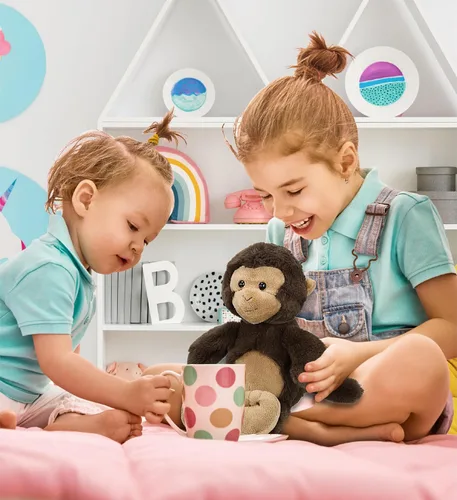 Vista 5 de DolliBu Peluche de mono – Animal de peluche súper suave, lindo peluche marrón de vida silvestre, adorable juguete de peluche esponjoso para niños