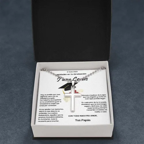 Vista 5 de Regalo Inolvidable Collar con Cruz para Celebrar la Graduación de Tu Hijo. - Personalizada.