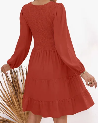Vista 3 de ZESICA - Minivestido casual con cuello en V y manga larga para mujer, fruncido, de cintura alta y con volantes, vestido acampanado y escalonado