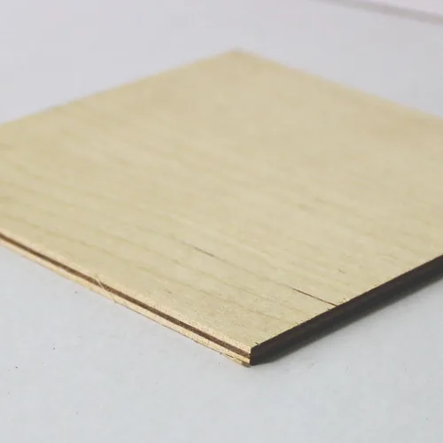 Vista 2 de Paneles de madera contrachapada de abedul báltico de 1/8" / 3mm para corte y grabado láser (12" x 12")