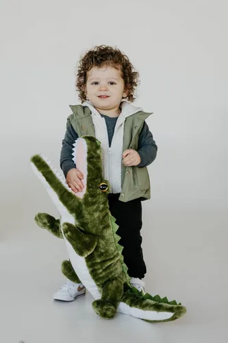 Vista 7 de The Petting Zoo Peluche de cocodrilo verde, regalos para niños, animales salvajes del zoológico Onez, juguete de peluche de cocodrilo de 34 pulgadas