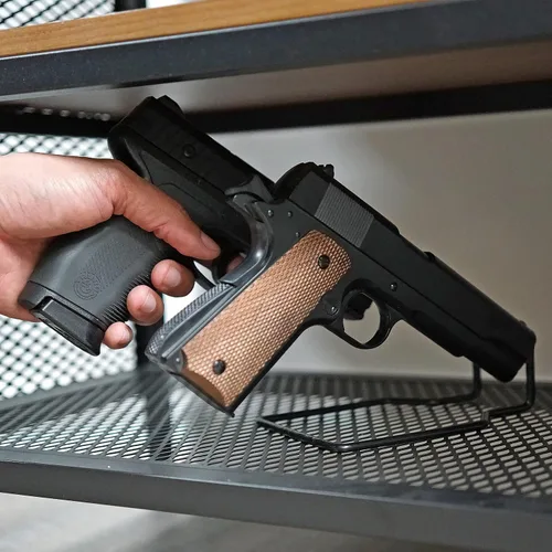 Vista 6 de BOOMSTICK Estante de montaje en pared para pistola con revestimiento de vinilo negro