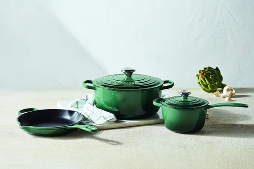Vista 5 de Le Creuset Horno holandés redondo Signature de hierro fundido esmaltado, 4.5 cuartos de galón., Artichaut