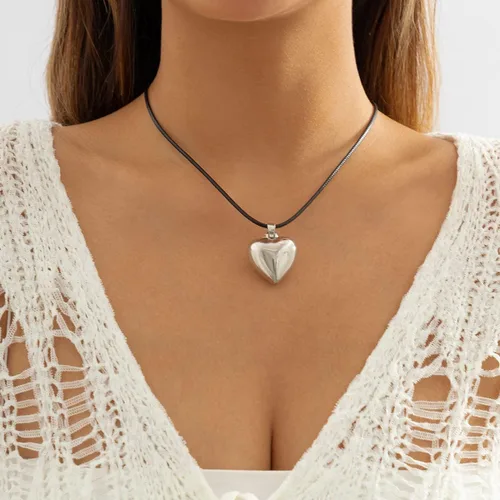 Vista 4 de Gargantilla de corazón grueso y hinchado, colgante de corazón grande, cadena de terciopelo ajustable, collares de corazón para mujeres