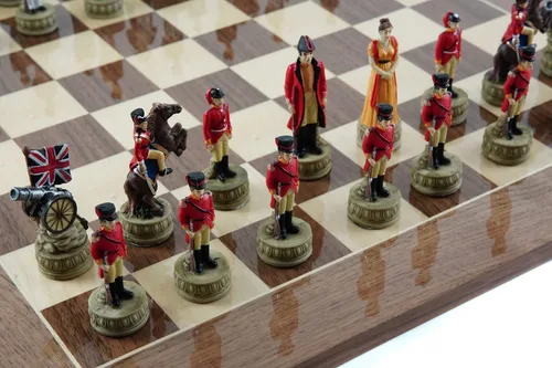 Vista 5 de Pintado a mano Napoleón y el Duque de Wellington Chessmen & Tablero de ajedrez de la Avenida Columbus de España