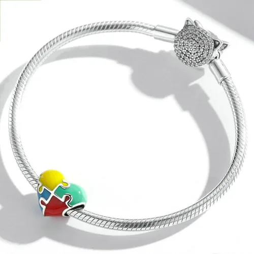Vista 4 de Abalorio de plata de ley 925 con diseño de corazón y piedra natal familiar con dije de corazón para pulsera Pandora