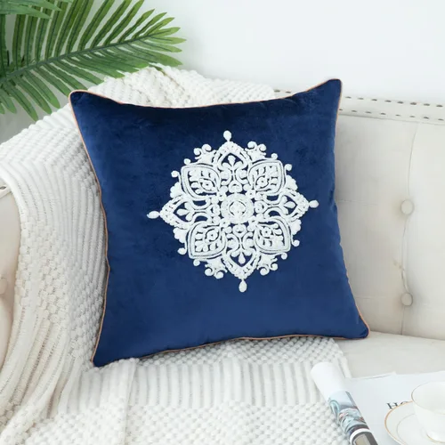 Vista 3 de VOGOL Funda de almohada de terciopelo suave de estilo vintage, elegante patrón floral bordado, funda de cojín cuadrada para cama, sala de estar, Azul