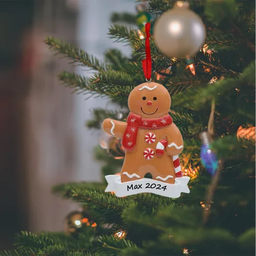 Vista 2 de MAXORA Adorno de Navidad personalizado de niño de jengibre para hombre, panadero, adorno de Navidad, regalo de recuerdo de galletas de poliresina