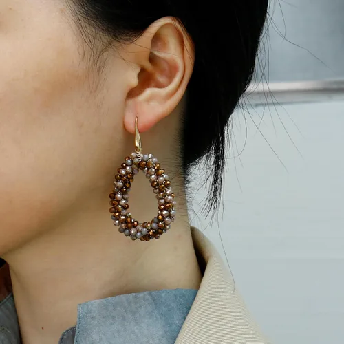 Vista 5 de Aretes colgantes de aro con cuentas coloridas para mujer, estilo bohemio, verano, playa, lágrima, aretes de gota de moda, regalos de joyería