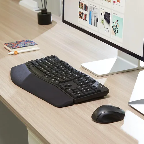 Vista 11 de Amazon Basics Combo ergonómico de teclado y mouse inalámbricos para un uso cómodo de PC y portátil, USB de 2.4 GHz, color negro