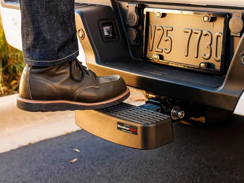 Vista 3 de WeatherTech BumpStep 12" - Escalón montado en enganche y protección de parachoques para receptor de 2 pulgadas con herrajes estándar