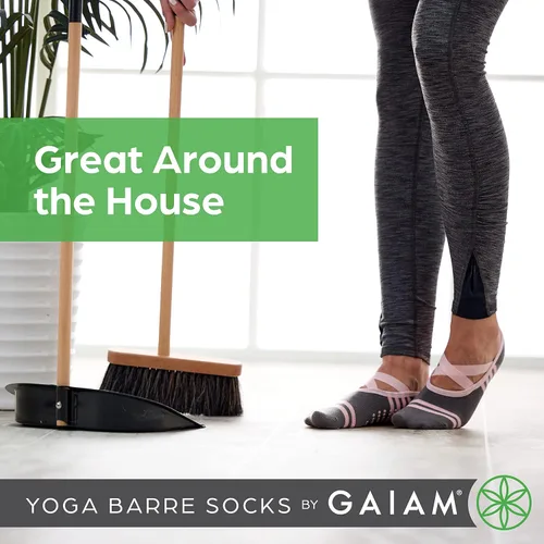 Vista 7 de Gaiam Calcetines antideslizantes con agarre de goma en los dedos para yoga y barré, accesorios para mujeres y hombres