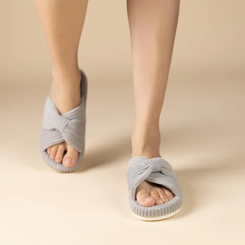 Vista 7 de Chantomoo Pantuflas para mujer, de espuma viscoelástica, para el dormitorio, con lazo de pana, con bandas cruzadas, cómodas, modernas, para regalo