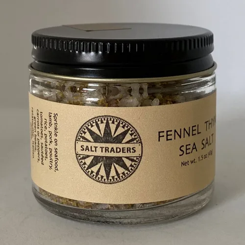 Vista 2 de Salt Traders Sabor a tomillo de hinojo, sal marina con infusión gourmet - 1.5 oz de peso neto.