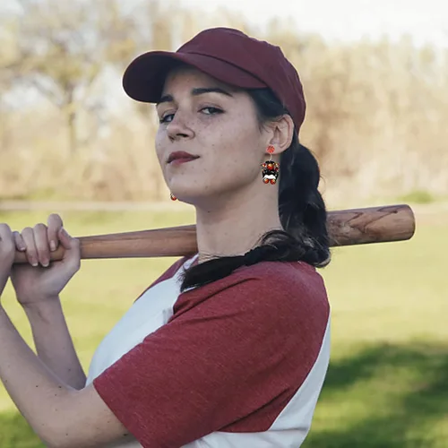 Vista 2 de Juego de aretes colgantes de poliuretano para fútbol, baloncesto, voleibol, béisbol, aretes colgantes para fanáticos de los deportes, joyería