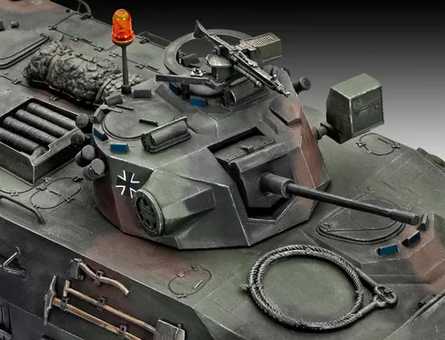 Vista 5 de Kit modelo Revell SPPZ 2 LUCHS a escala 1/35