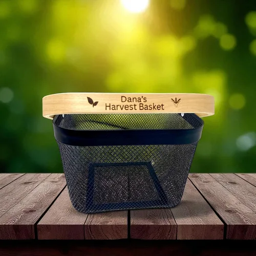 Vista 7 de Cesta de cosecha de malla personalizada con mango grabado personalizado, regalo para jardineros, cesta de cosecha vegetal, herramientas