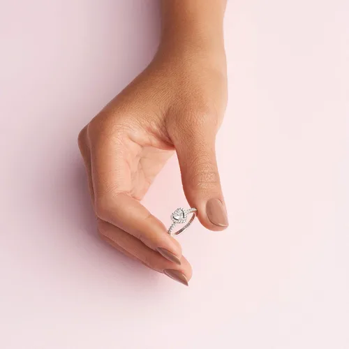Vista 5 de Pandora Elevated Heart Ring - Promise Ring for Women - Layering or Stackable Ring - Gift for Her - Sterling Silver with Clear Cubic Zirconia, With