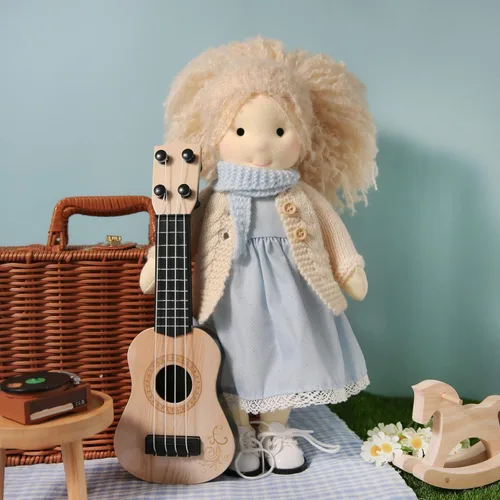Vista 6 de BlissfulPixie Muñeca Waldorf hecha a mano, Florke de 12 pulgadas, muñeca de trapo suave con bonito peluche, ideal para bebés y niños pequeños