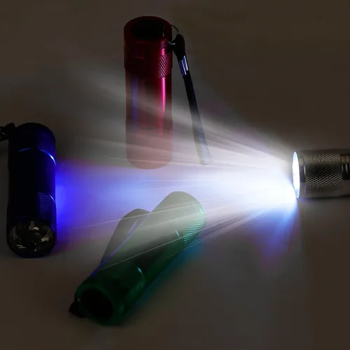 Vista 8 de FASTPRO Juego de 4 linternas LED de aluminio con pilas secas AAA incluidas y preinstaladas