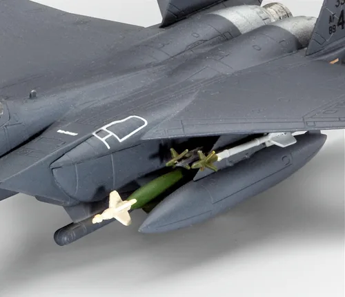Vista 5 de Revell Alemania 03972 1/144 F-15E Strike Eagle - Kit