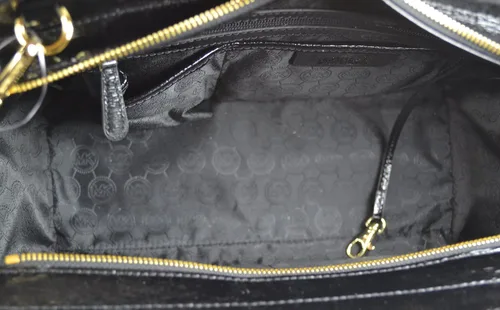 Vista 4 de Michael Kors Selma Large Top Zip Satchel Piel - Negro