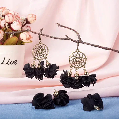 Vista 5 de Cheriswelry 50 colgantes de tela de tela de flores de tela negra con pétalos florales con tapa dorada en forma de campana para manualidades, aretes