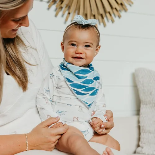 Vista 3 de Copper Pearl Baberos para bebé, paquete de 4, baberos estampados tipo bandana para bebé niña y niño, baberos de algodón suave para la dentición