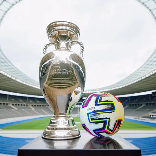 Vista 4 de Balón de fútbol famoso del partido final de la Copa del Mundo Euro 2020, diseño de 6 paneles de fútbol [tamaño oficial 5] – Perfecto