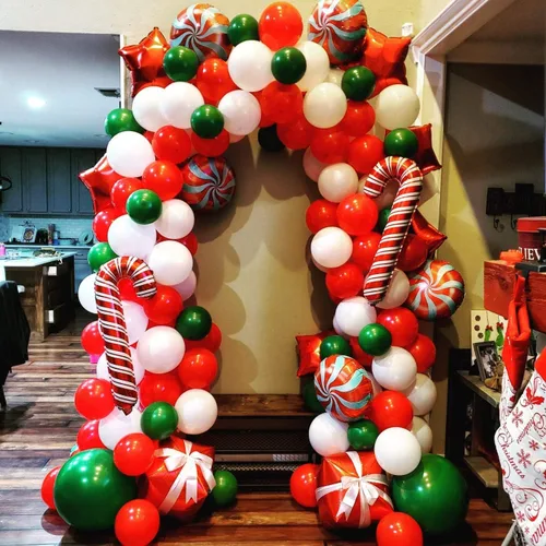 Vista 4 de Kit de arco de guirnalda de globos de Navidad con globos de caramelo rojo y blanco de Navidad, caja de regalo, globos de estrella roja