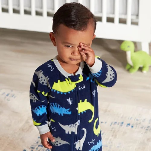 Vista 2 de Gerber Paquete de 2 pijamas de forro polar resistentes al fuego para bebés niños Dinos azules