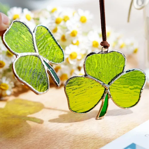 Vista 6 de Atrapasoles de trébol hecho a mano para colgar en la ventana, atrapasoles irlandés, decoración del día de San Patricio para el hogar, trébol verde