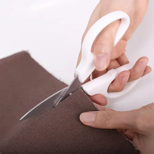 Vista 7 de YOUGUOM - Tijeras blancas de 6 pulgadas, multiusos, para oficina, escuela, manualidades, costura Comfort Grip, Stainless Blades, Left/Right Hand