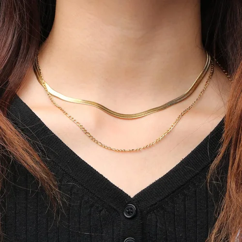 Vista 3 de JoycuFF Collar de oro para mujer, delicado collar de gargantilla en capas para mujer, caja de clip de serpiente, cuerda Figaro, collar de cadena