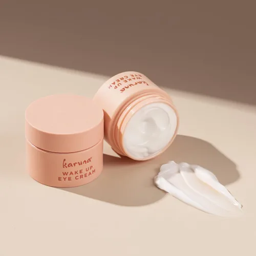 Vista 7 de Karuna - Crema de ojos Wake Up con cereza de café y tres péptidos, crema de ojos con cafeína, abrillantador debajo de los ojos, suero