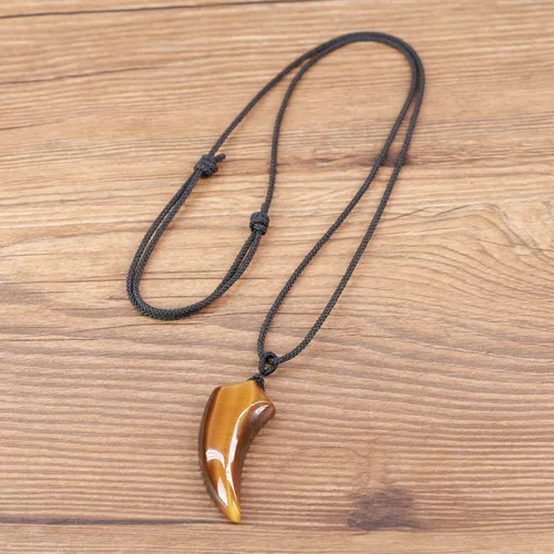 Vista 5 de COAI Collar con colgante de piedra de amuleto de diente de lobo para hombre y mujer, Piedra