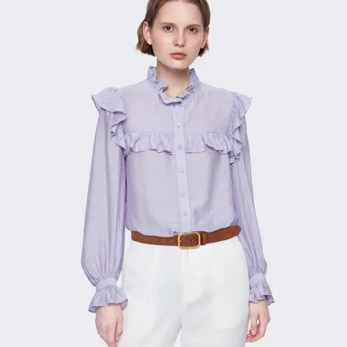 Vista 346 de Cinturón de cuero clásico con hebilla de metal para mujer con vestido de jeans