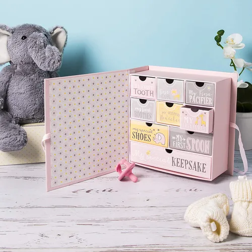 Vista 7 de Caja de recuerdos para bebé VOTUM para recuerdos preciados, de estilo de cuento de hadas - Cajas ligeras y hechas a mano con 9 compartimentos