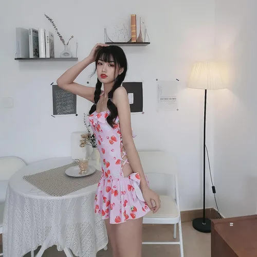 Vista 3 de Jilneed Lindo traje de baño de una pieza para adolescentes Kawaii fresa volantes traje de baño halter traje de baño japonés traje de baño