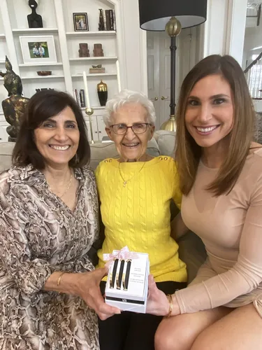 Vista 3 de Stella Valle Grandma Mother Daughter Bracelet Gift Set - 18k Gold and Rhodium Plated Cuff Bracelets - Engraved with The Best Within You is the Best