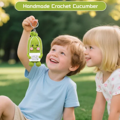 Vista 9 de Funny Positive Crochet Cucumber Keychain Handmade Emotional Support Knitted Cucumber Keychain Gift for Bag Charm