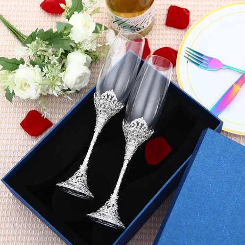 Vista 2 de Copas de champán de cristal personalizadas para novia y novio, juego de 2 regalos de boda (personalizado)